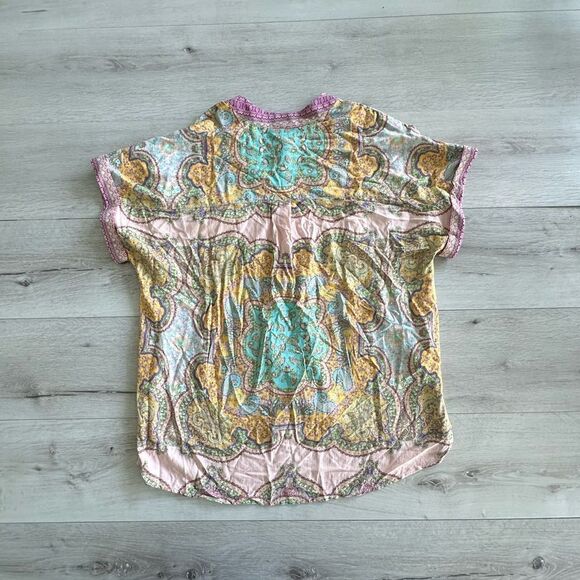 Daytrip Notch Neck Top Paisley S NWT - Picture 6 of 6